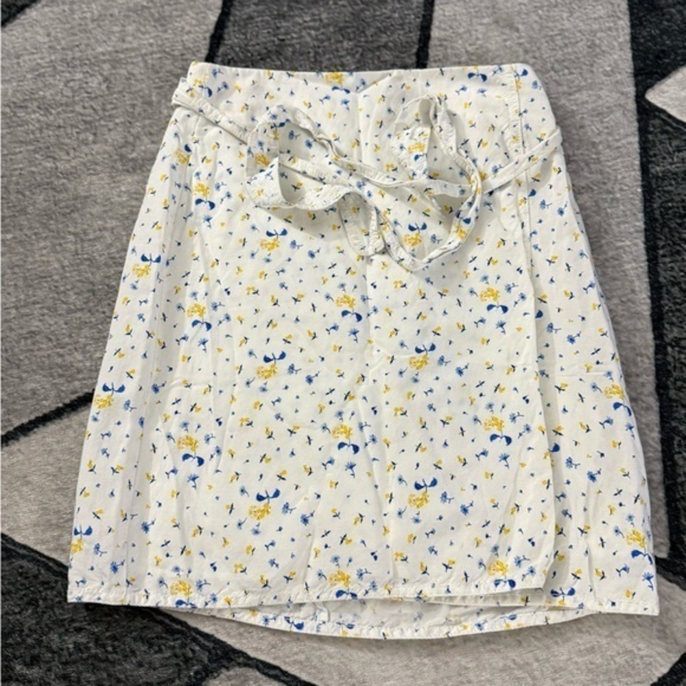 Ann Taylor Blue and Yellow Wrap Skirt Knee-Length Casual Size 2
